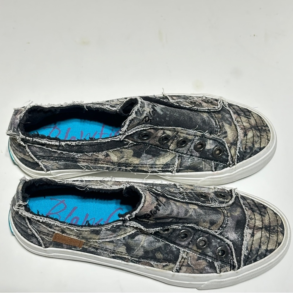 👉 Blowfish Malibu Distressed Camo Slip-On Sneakers – Size 6.5 - Picture 4 of 6